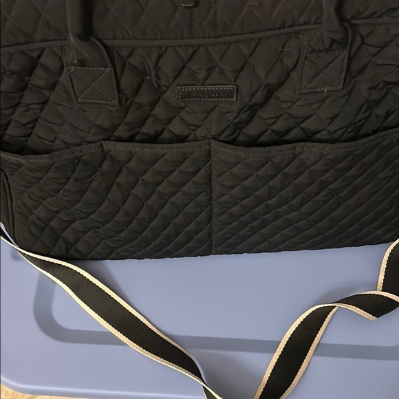 Vera Bradley black Quilted travel bag or weekend duffle -excellent shape. - Picture 3 of 7